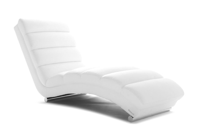 I don't think of this as a chaise longue.  (Photo from http://www.miliboo.com)
